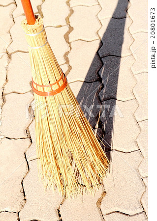 手作り竹ホウキ 20801673