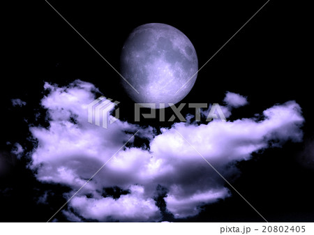 The moon in the night sky in clouds 20802405