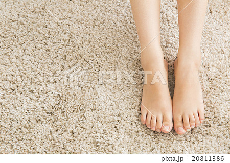 女性の脚 女性の脚 20811386