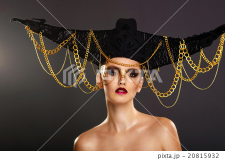 Beautiful young woman with creative makeup Beautiful young woman with creative makeup 20815932