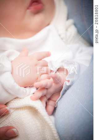 little hand of sleeping baby newborn close up little hand of sleeping baby newborn close up 20818801
