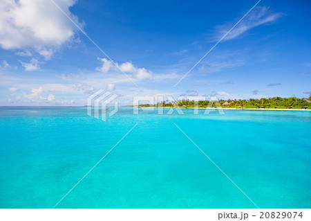 Idyllic tropical beach with white sand and perfect 20829074