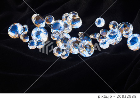 Diamonds on black 20832938