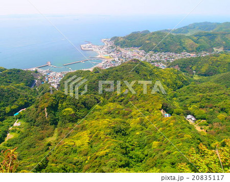 千葉県の鋸山山頂から見える房総の緑と海の景色の写真素材 5117