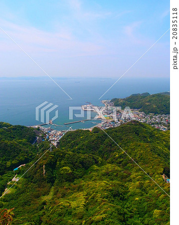 千葉県の鋸山山頂から見える房総の緑と海の景色の写真素材 5118