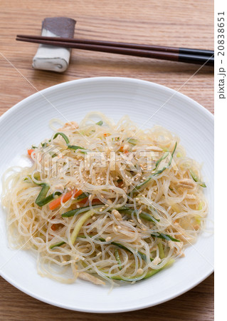 鶏肉と春雨のサラダ 20838651