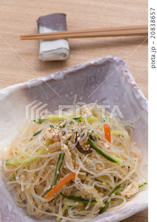 鶏肉と春雨のサラダ 20838657