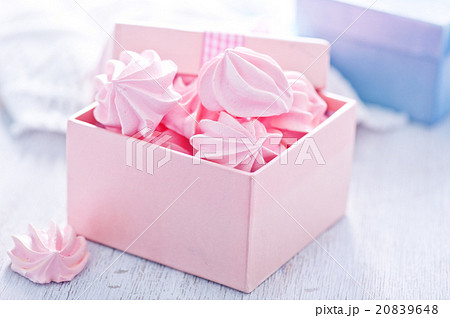 mini meringues mini meringues 20839648