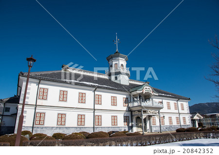 旧開智学校　冬の朝 20842352