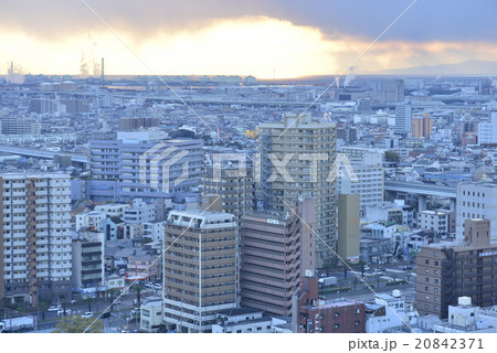 夕方の大阪府堺市の町並み 夕方の大阪府堺市の町並み 20842371