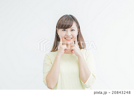 カジュアルな日本人女性 カジュアルな日本人女性 20843248