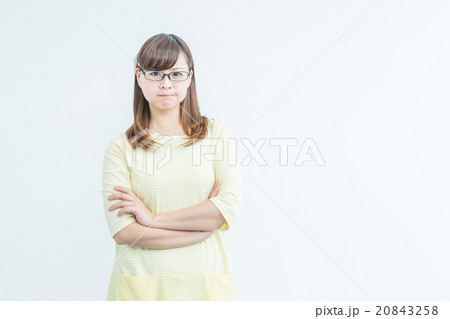 カジュアルな日本人女性 20843258