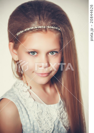 Portrait of a little fashion kid girl Portrait of a little fashion kid girl 20844626