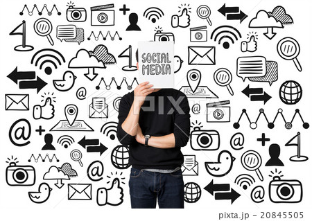 Young businessman present social media  20845505