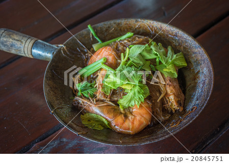 Baked shrimps with glass noodles 20845751