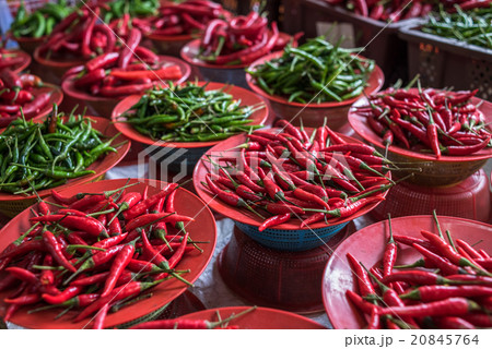 Colorful chilli peppers stall, asian market 20845764
