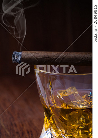 Whiskey and cigar Whiskey and cigar 20849915