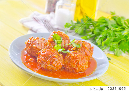 meat ball with tomato sauce 20854046