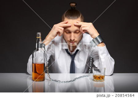 Alcohol dependence in men Alcohol dependence in men 20854564