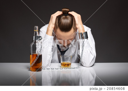 Alcohol dependence in men Alcohol dependence in men 20854608