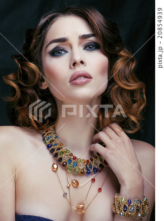 beauty rich woman with luxury jewellery looks like 20854939