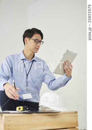 ビジネスマン1名 ビジネスマン1名 20855979