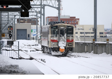 旭川駅から発進。キハ54 527号機。 20857737