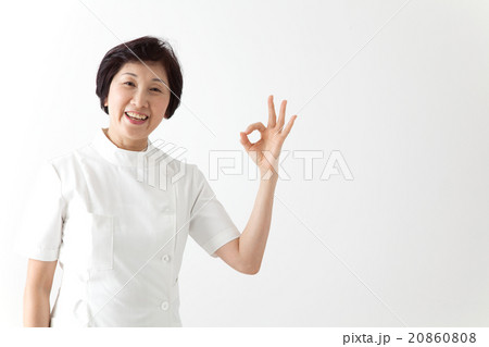 働く女性　看護師　ナース　オッケー　コピースペース 20860808