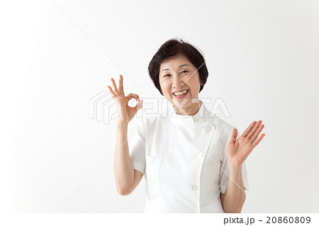働く女性　看護師　ナース　オッケー　コピースペース 20860809