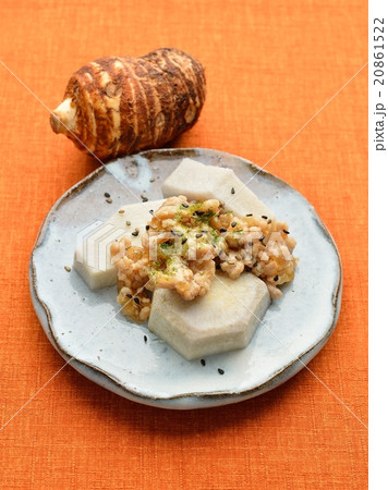 海老芋 京芋 の煮物 鶏挽肉のあんかけ あんかけ下手です の写真素材