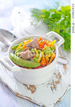 baked vegetables with meat 20862633