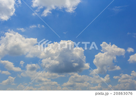 clouds in the blue sky 20863076