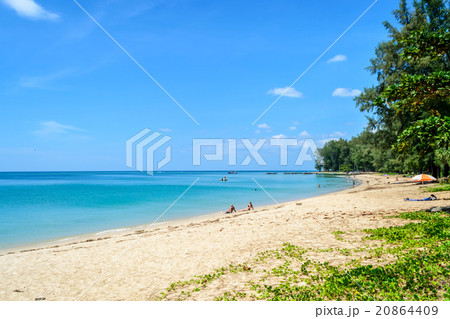 Blue sky and beautiful beach at nai yang beach Blue sky and beautiful beach at nai yang beach 20864409