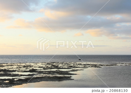 沖縄 早朝の海 沖縄 早朝の海 20868130
