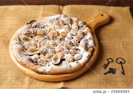チョコバナナとマシュマロ ピザの写真素材 8685