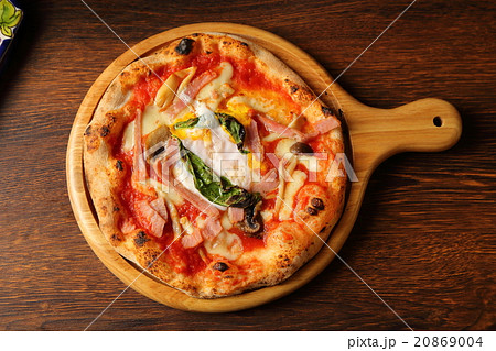 ピザ フンギビスマルクの写真素材