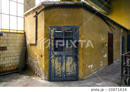 Abandoned industrial interior Abandoned industrial interior 20871638