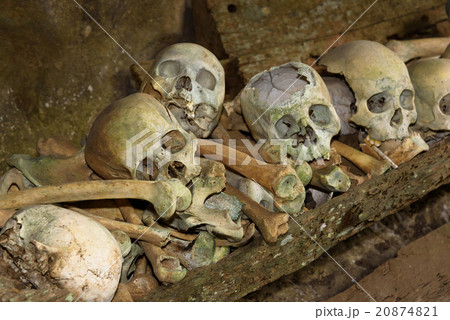 Skulls and cigarettes in TampangAllo burial cave  20874821