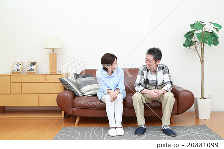 仲良し60代夫婦 20881099