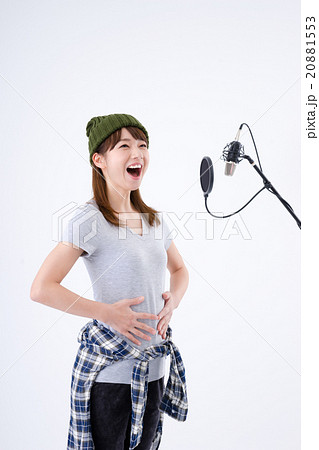 ボイトレ女性 20881553