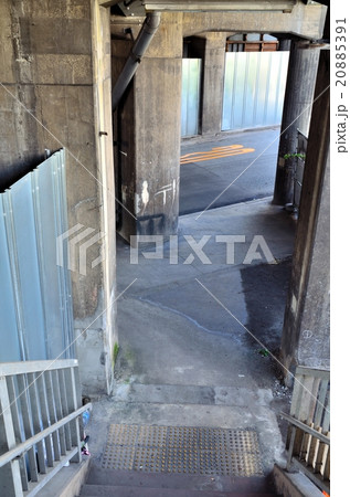 大阪　中津高架下 20885391