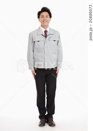 制服を着た男性 20886072