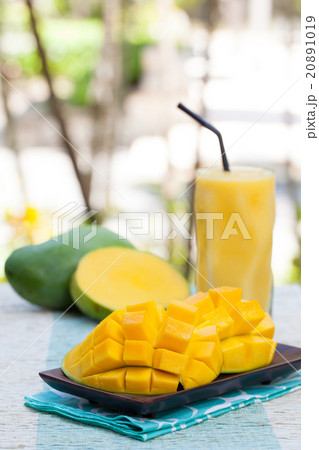 Fresh tropical fruit smoothie mango juice Fresh tropical fruit smoothie mango juice 20891019