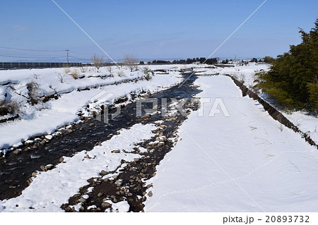 小川の雪溶け 小川の雪溶け 20893732