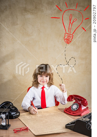 Young businessman 20902797
