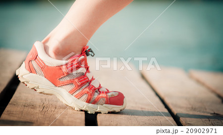 Feet of jogging woman Feet of jogging woman 20902971
