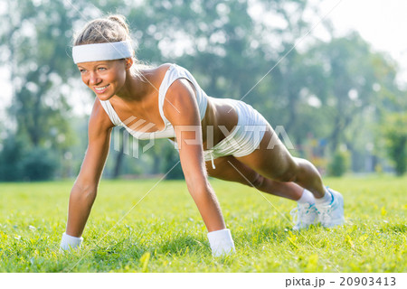 Outdoor workout 20903413