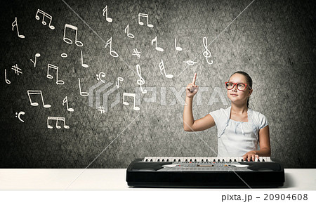 Kid girl play synthesizer Kid girl play synthesizer 20904608
