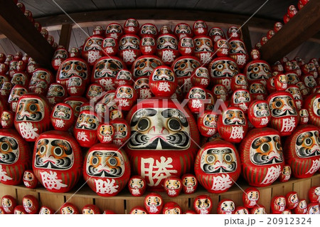 いっぱいの達磨 20912324