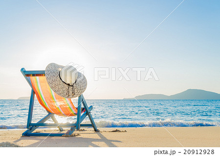 Deck chair at the beach 20912928